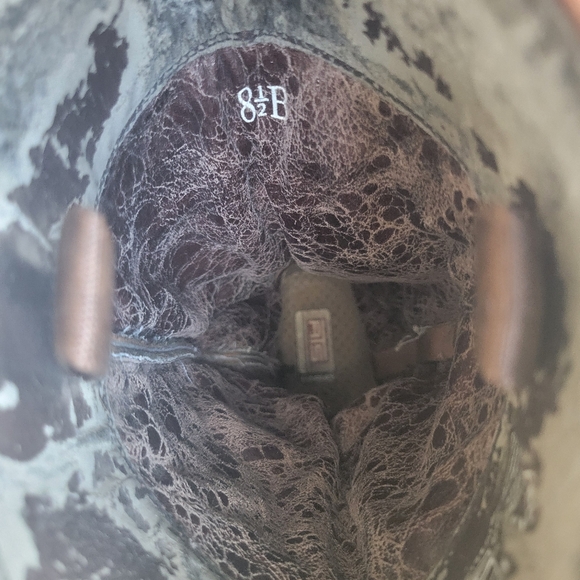 ARIAT Tall Riding Cowboy Boots - Picture 15 of 16